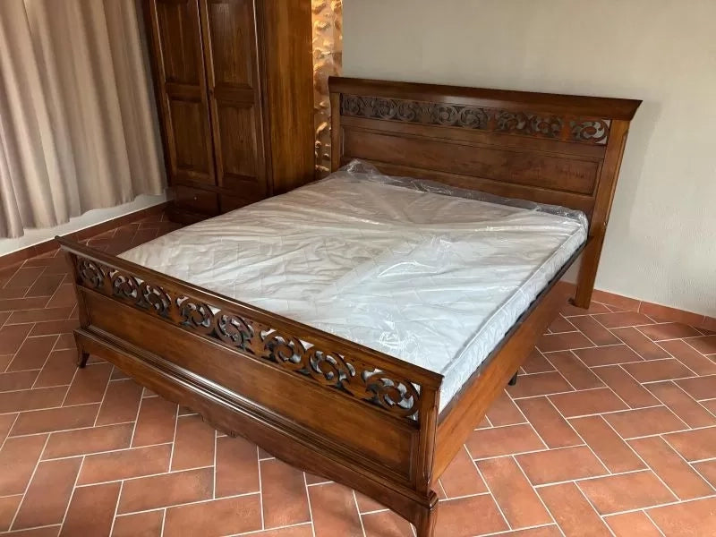 Letto matrimoniale classico traforato legno noce bassano 180x216x120 - Mobili 2G