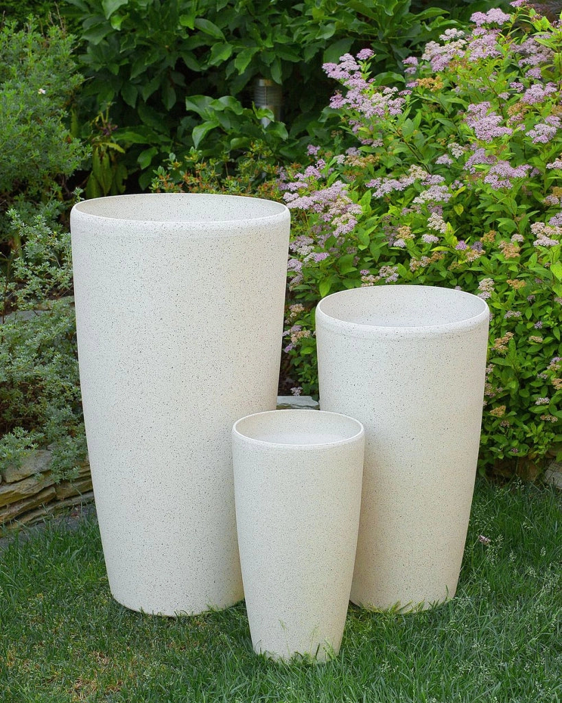 Set di 2 vasi polvere di pietra beige chiaro 31 cm coppia di fioriere accessori decorativi per interni e esterni moderni e minimalisti