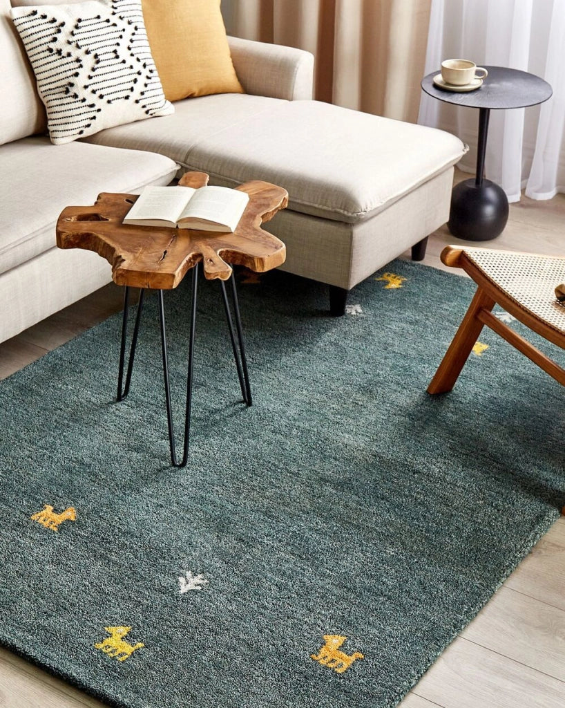 Tappeto Gabbeh in lana verde 140 x 200 cm, trapuntato a mano con motivi animali occidentali e design rustico