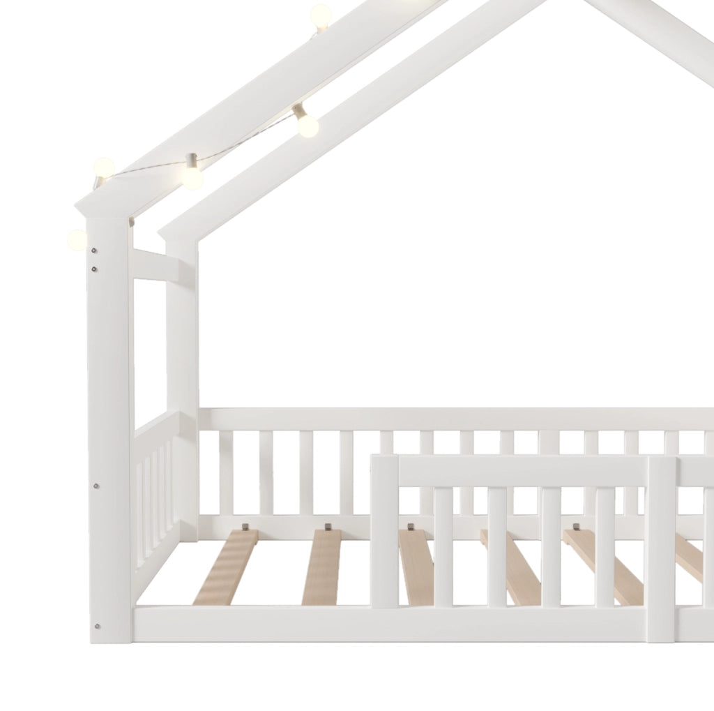 Letto a forma di casa ULEVR 90x190 cm con sponde di sicurezza, ripiani laterali e luci LED, bianco