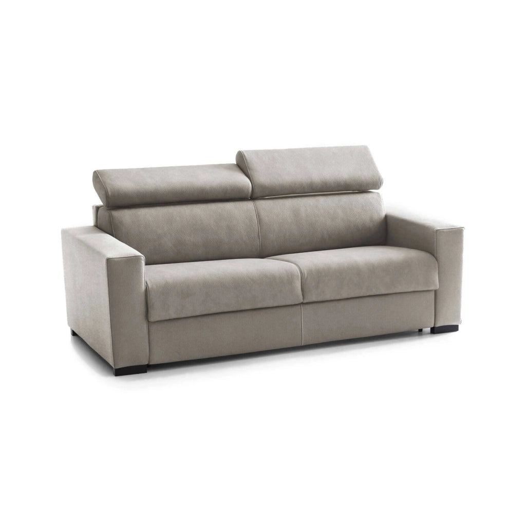 Divano fisso Nukualofa, Divano a 2 posti, Made in Italy, SofÒ  Soggiorno, in tessuto imbottito, con poggiatesta regolabili e Braccioli slim, cm 180x95h85, Tortora
