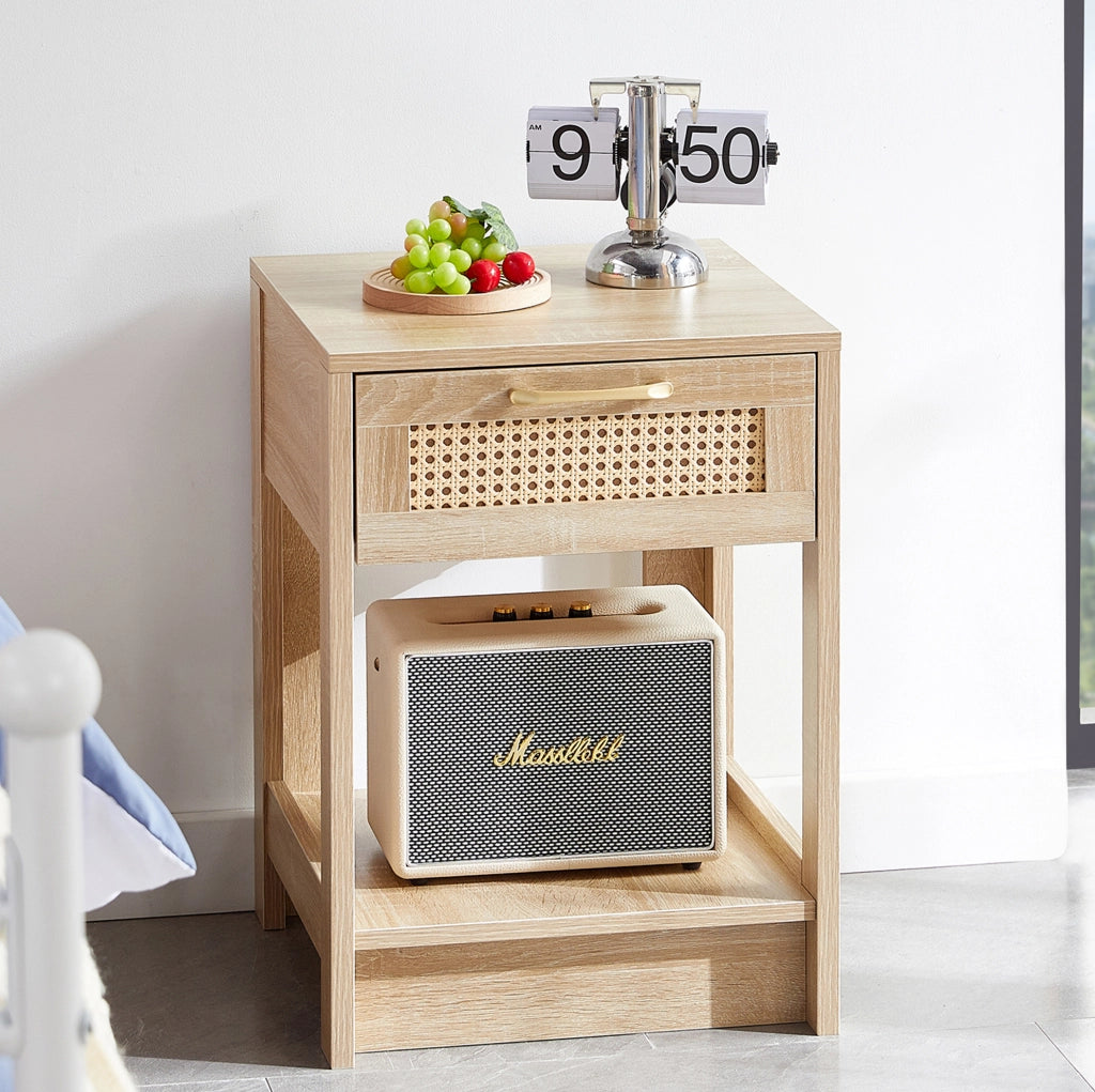 Comodino in rattan con cassetto in MDF naturale