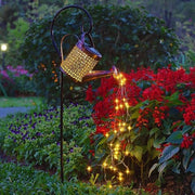 Giardino illuminato con luce solare - Decorazione giardino con energia solare