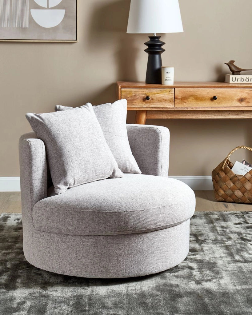 Poltrona Grigio in poliestere con base girevole in ferro Due cuscini sfoderabili Schienale rotondo Soggiorno moderno in stile glam