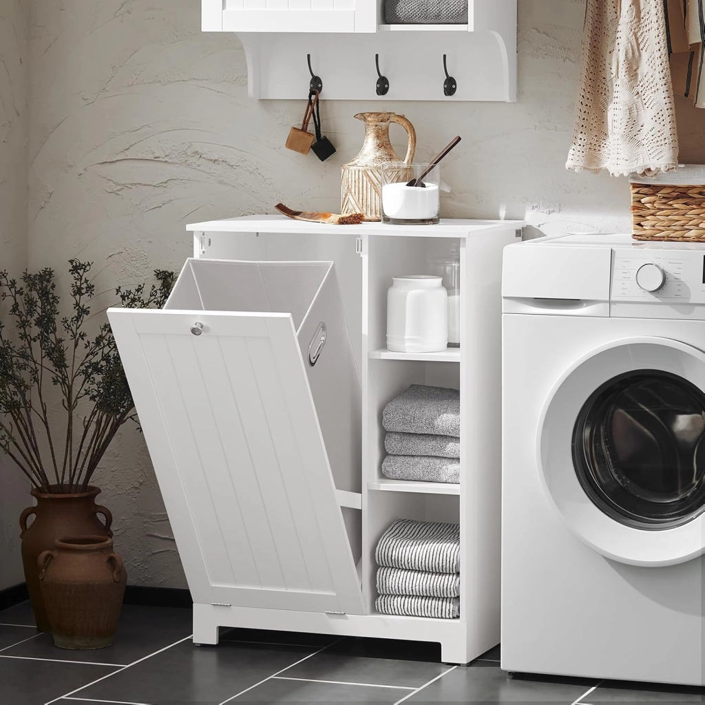 Mobiletto da Bagno con Sacco per Biancheria – Mobile con Cesto a Ribalta e 3 Ripiani – Mobile Salvaspazio, Arredo Bagno in Legno per Spazi Ridotti, Bianco, 60x86x37cm, BZR105-W