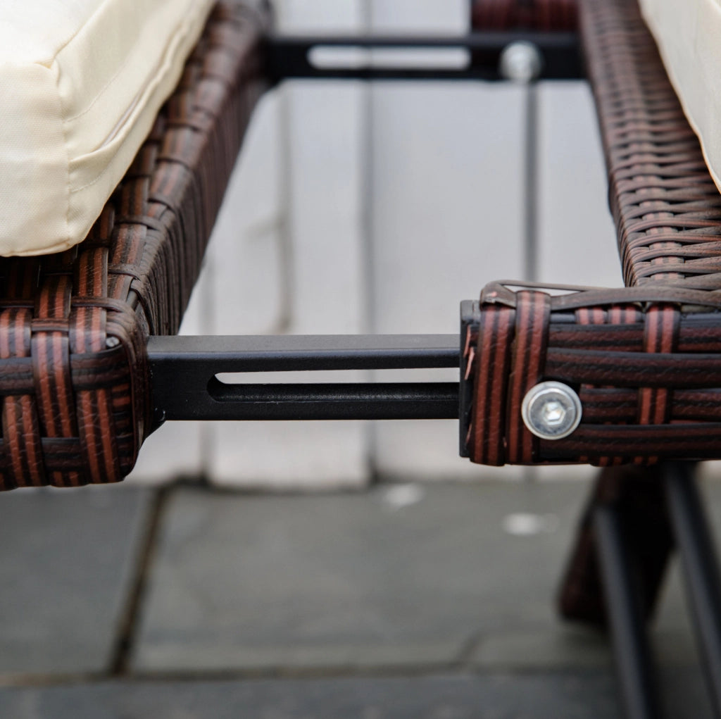 Divano da giardino 2 posti con braccioli ribaltabili 129/167x63x67 cm in rattan marrone