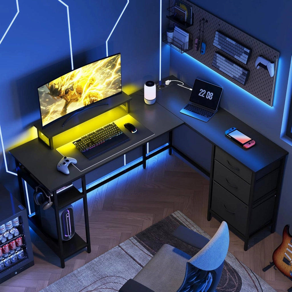 Scrivania Gaming Angolare L ¨C zephmum ¨C 142x118 cm, Nero, con Cassetti, Presa e USB