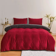 Set di coperte morbide 200 x 200 cm in plu e cashmere rosso-grigio, set a doppia faccia, 3 pezzi, con cuscini 80 x 80 cm in fleece di corallo.