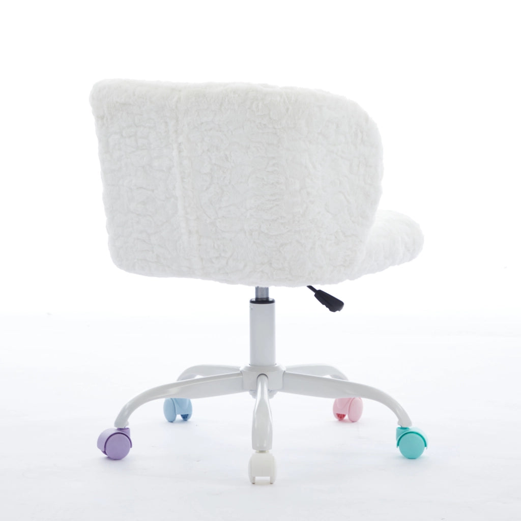 Sedia da ufficio girevole con altezza regolabile, seduta ergonomica e ruote silenziose in pelliccia sintetica crema