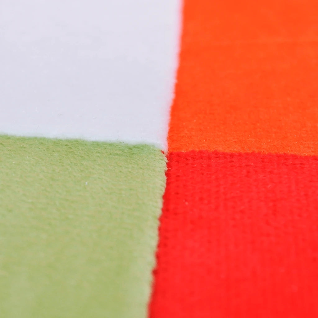 Poltrona a Cubo con Gambe Cromo e Design Patchwork in Tessuto