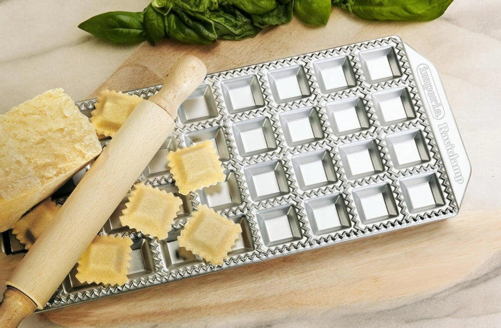 Imperia 3308 Raviolamp Stampo per Ravioli 36 fori 3.5 cm in Alluminio con Rullo in Legno colore Argento