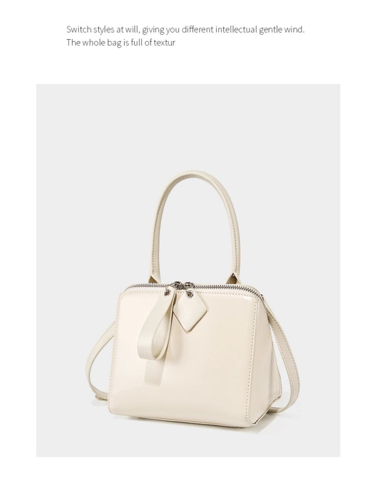 Borsa a tracolla da donna in vera pelle, morbida, stile vintage, bianca.