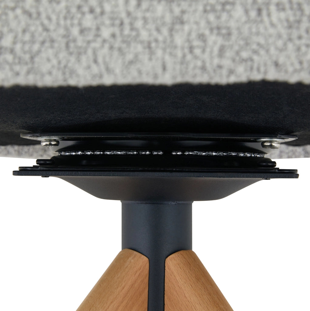 Sedia girevole 81;5 cm con schienale curvo in tessuto e legno grigio chiaro e naturale