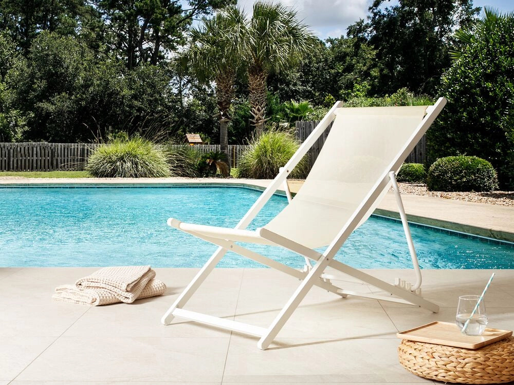Sedia a sdraio pieghevole in textilene beige e bianco con motivo a righe Sedia da spiaggia con schienale regolabile Patio Recliner