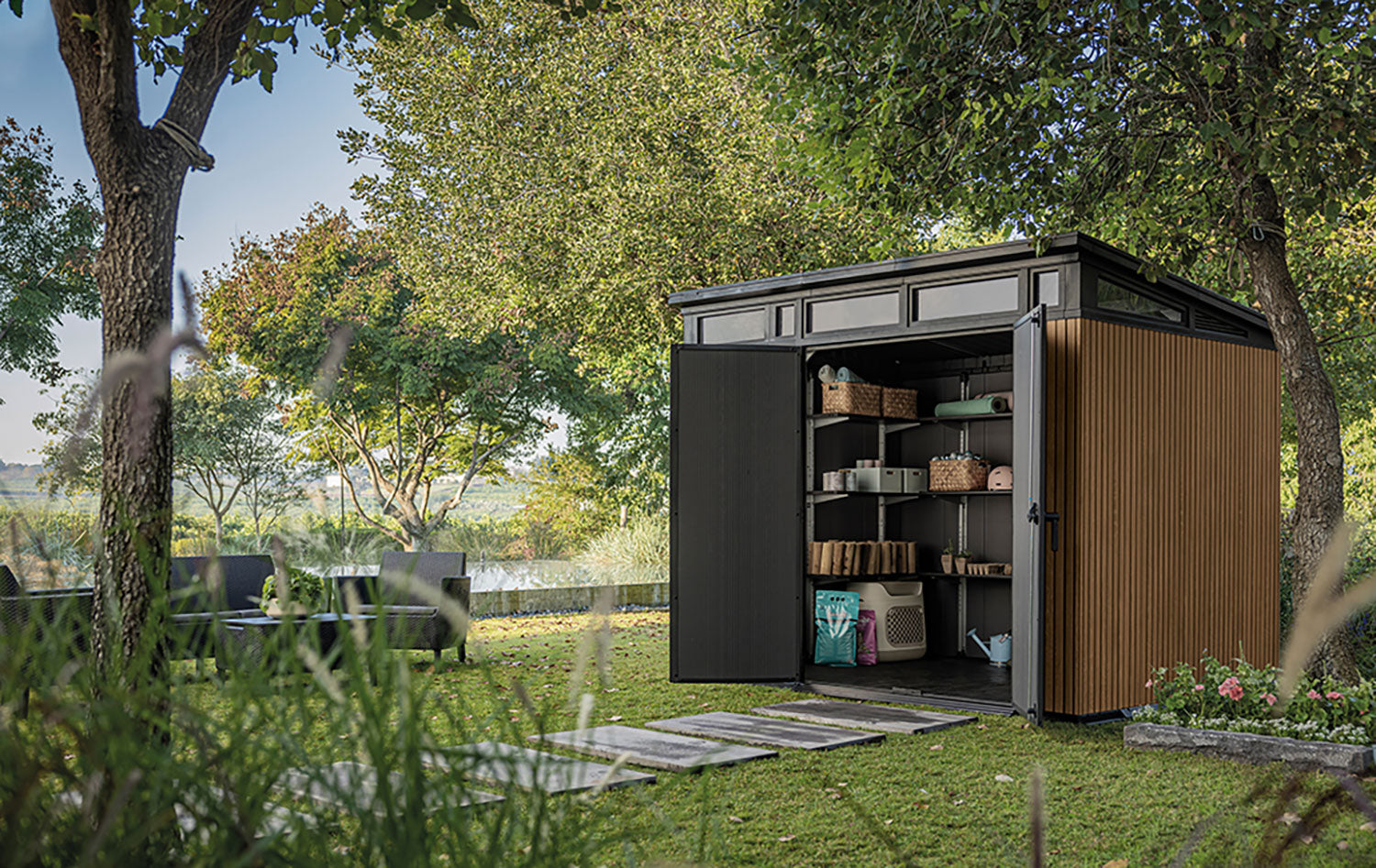 Casetta Box da Giardino Keter Signature Venetian Pent 7x9 in Resina Effetto Legno Marrone e Antracite