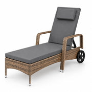 Lettino Prendisole Da Esterno Con Struttura Resistente Schienale Multiposizione Poggiatesta Comfort E Ruote Per Piscina E Terrazzo 196 x 72 x 94.5 Cm Marrone Chiaro