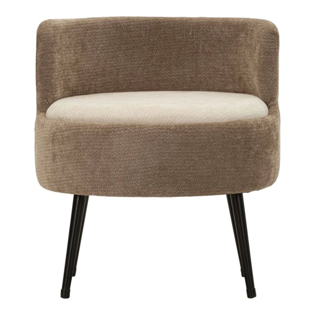 Poltrona in legno e ferro dal design nordico