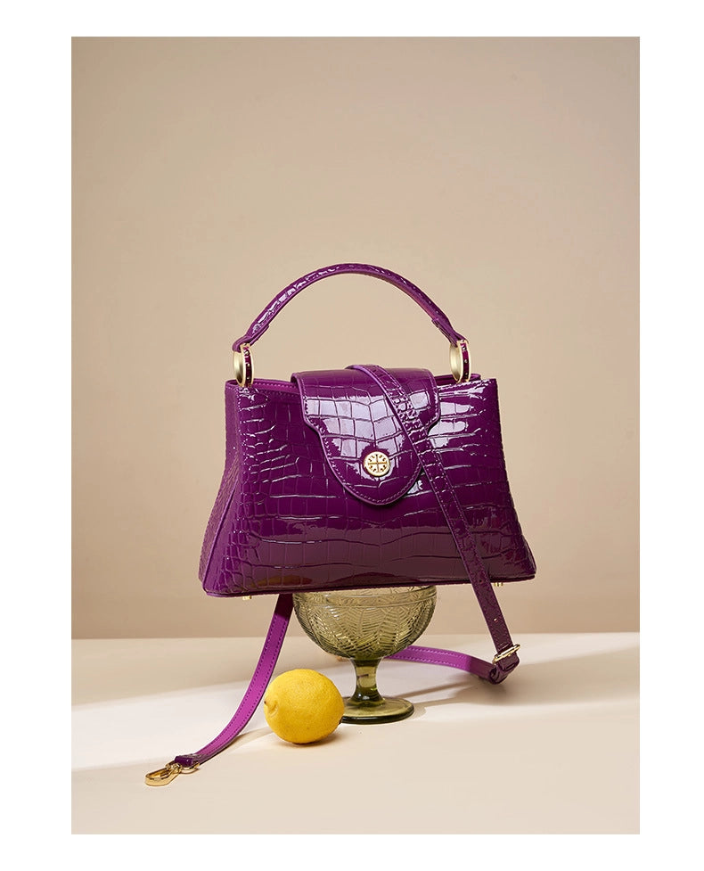 Borse a tracolla grandi e alla moda in vera pelle, colore viola.