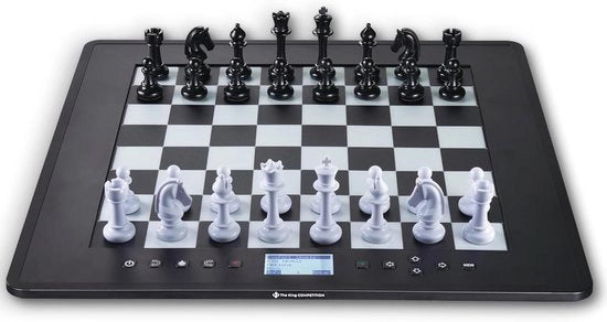 Computer da tavolo a scacchi con livelli di gioco adattivi e opzioni di gioco online