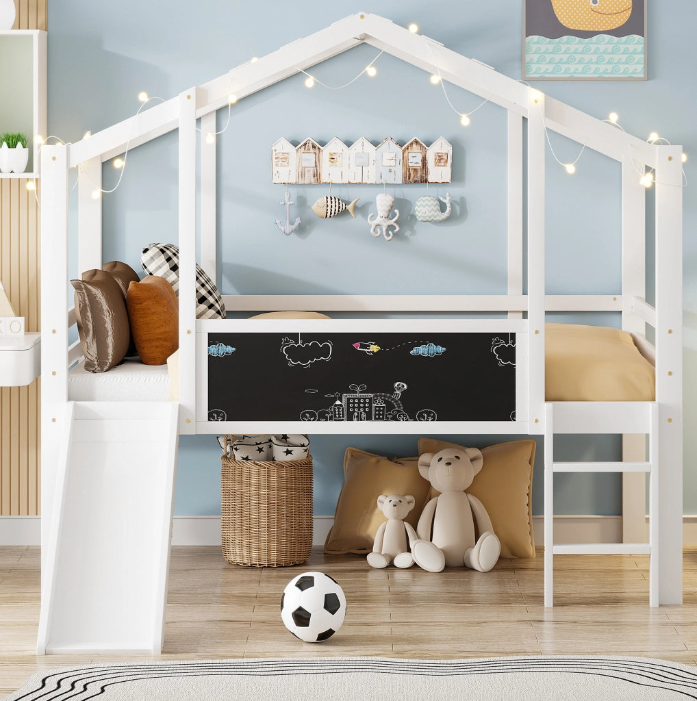 Letto a soppalco per bambini 90x200 cm in legno bianco con scivolo; scala e lavagna