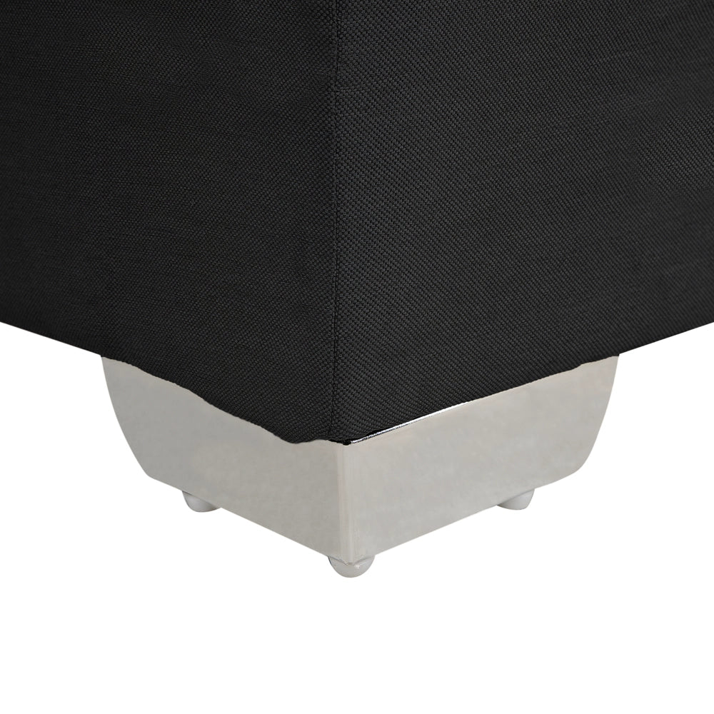 Divano letto 180 x 200 cm Struttura imbottita in tessuto Nero con testiera trapuntata e materasso