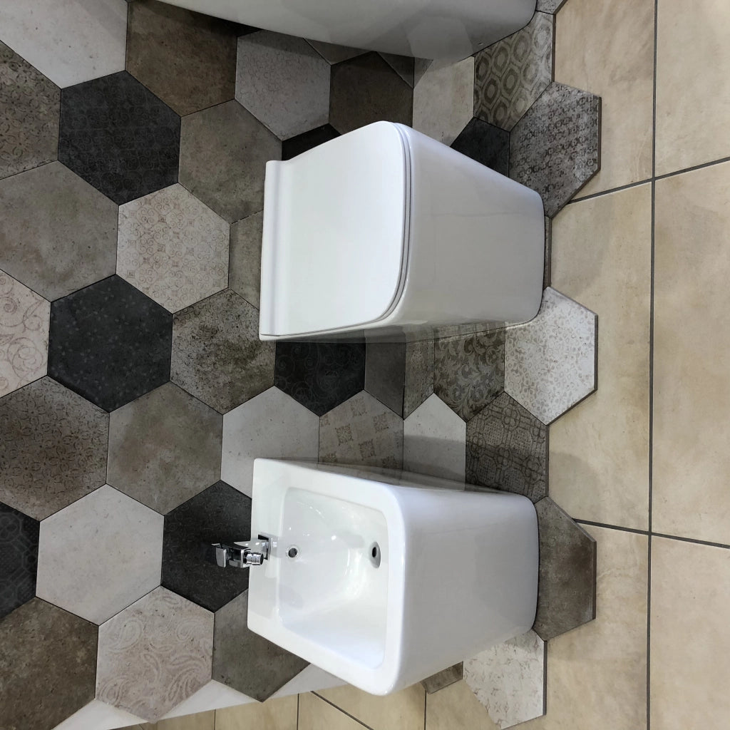 Sanitari a terra filo muro, linea squadrata