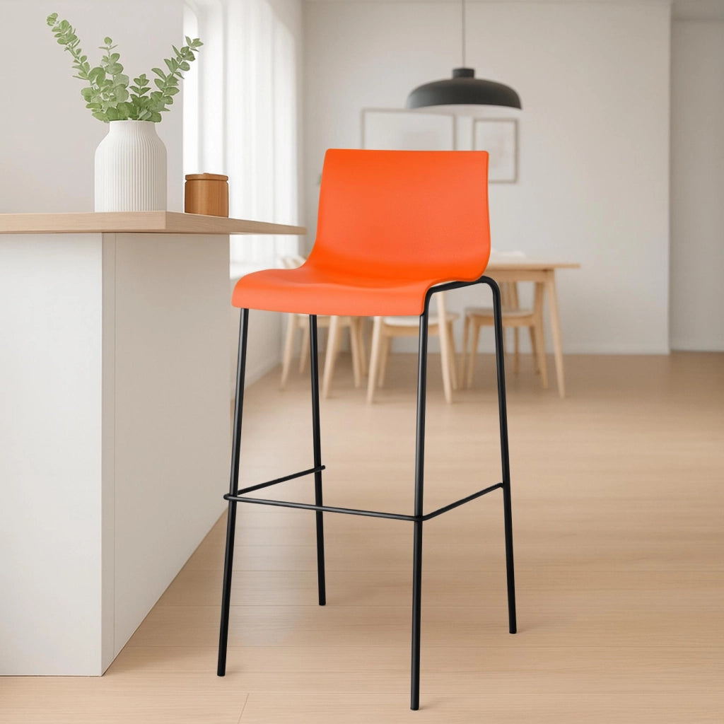 Set di 2 sgabelli da bar Hoover con struttura a 4 piedi in plastica nera 1