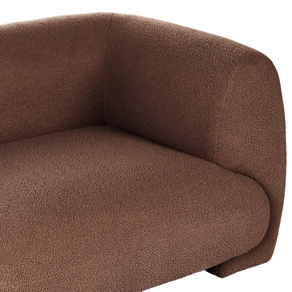 Divano modulare bouclé a due posti profilo ribassato forma organica marrone