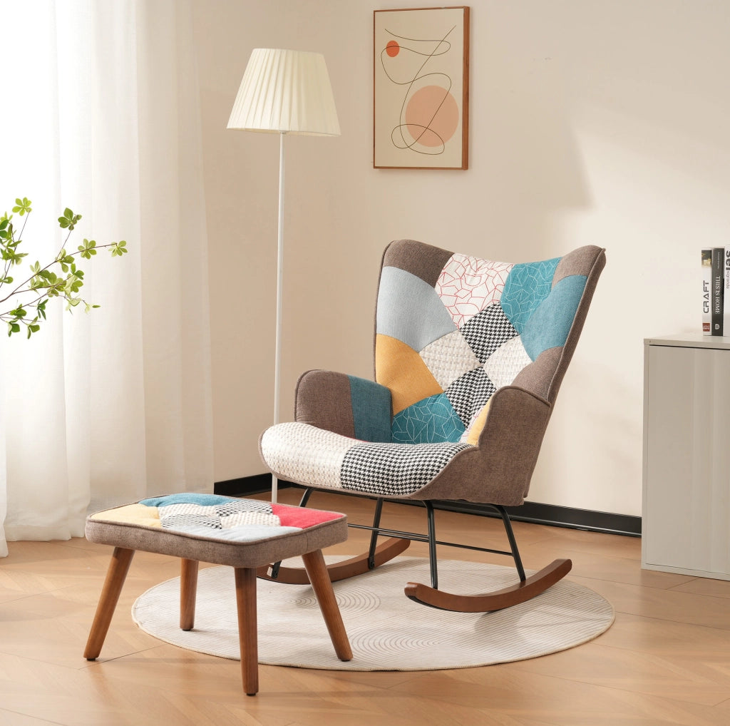 Poltrona a dondolo con poggiapiedi patchwork multicolore; 69;5x50x88;5 cm; legno massello e ferro