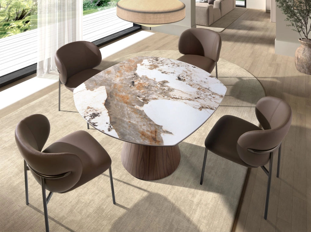 Sedia in similpelle marrone scuro