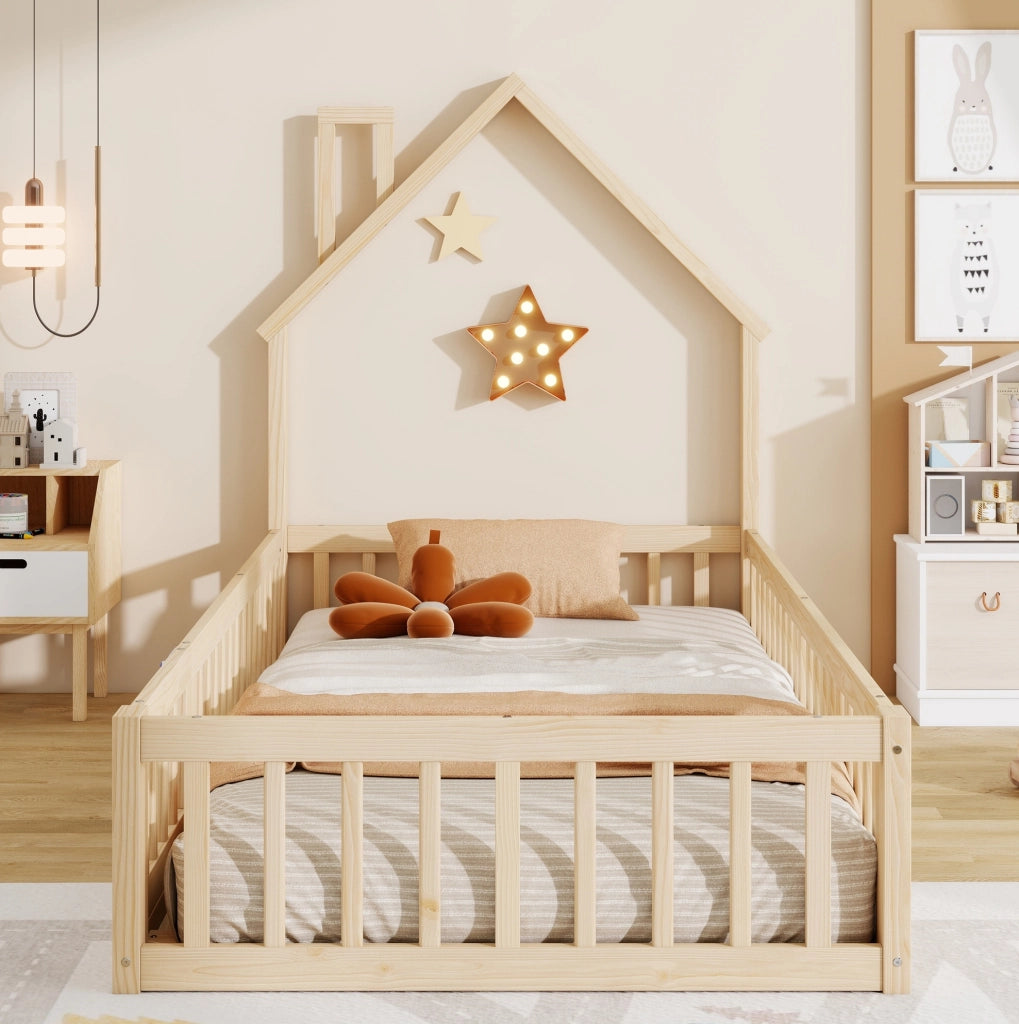 Letto casetta per bambini 90 x 200 cm in pino naturale con rete e barriera