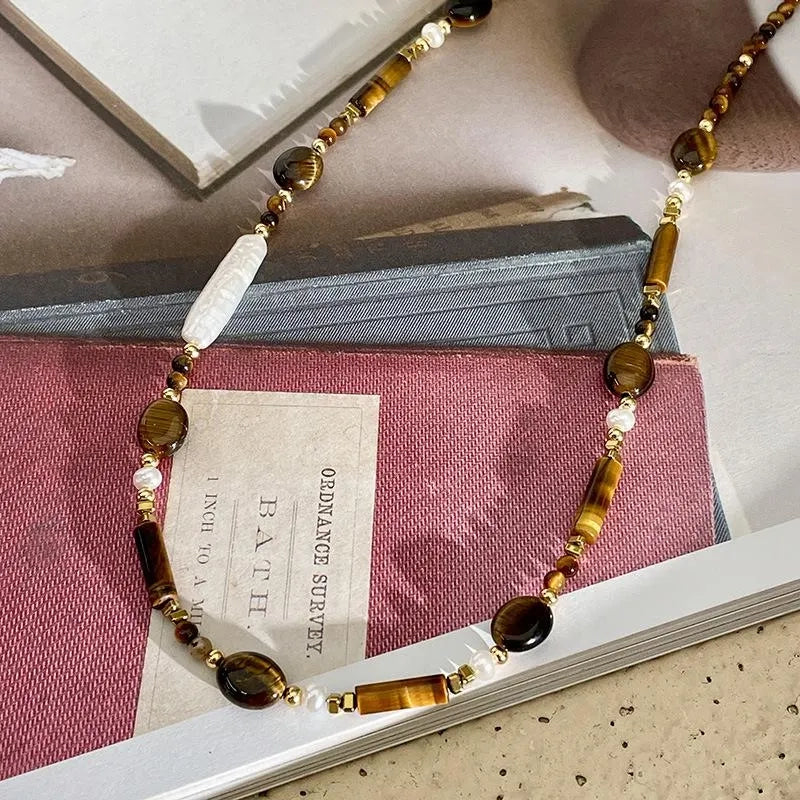 Collana di perle fatte a mano con pietre naturali marroni, regalo di Natale o di compleanno.