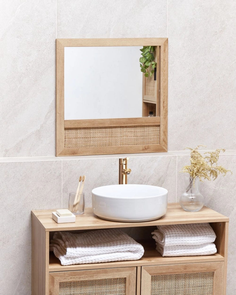 Specchio da parete in particelle di legno chiaro Rattan 60 x 60 cm Quadrato Accento decorativo Stile scandinavo