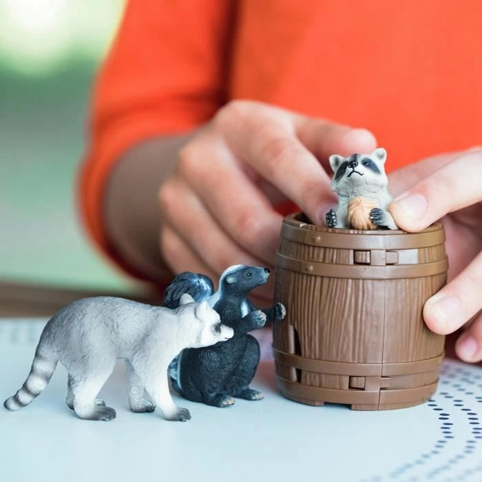 Divertente scatola di giochi con noci, figurine di animali selvatici, Schleich 42596 Wild Life, Per bambini dai 3 anni