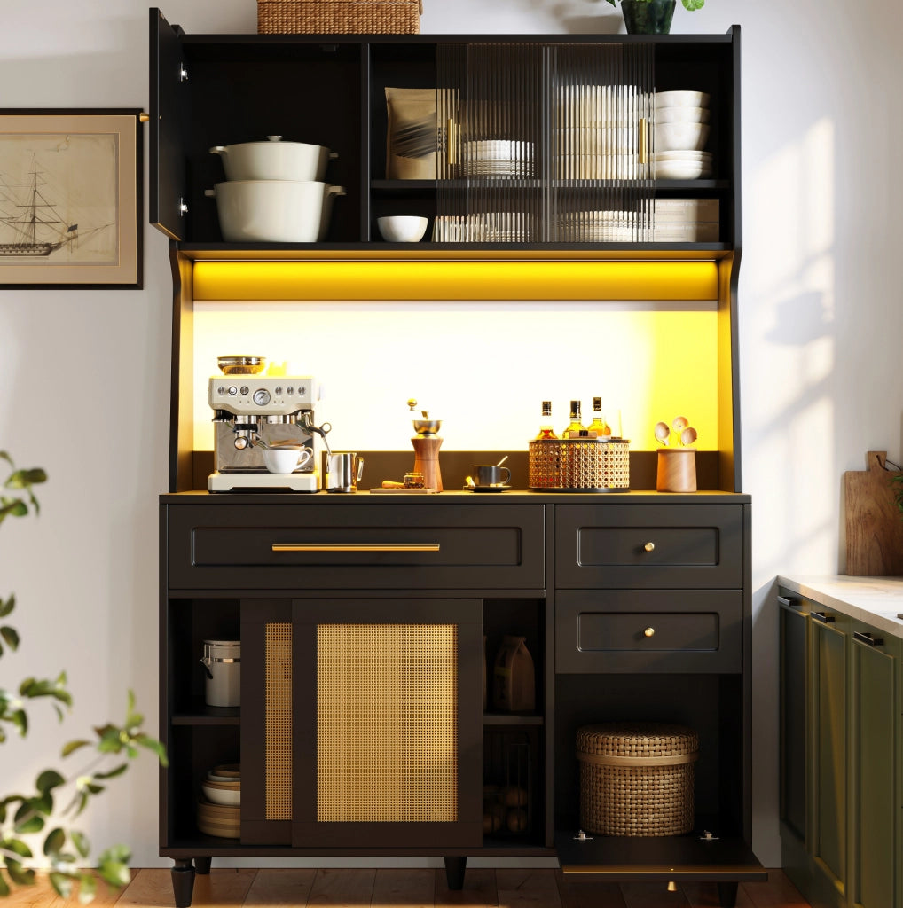 Credenza alta 120x45x195.5 cm con LED; 3 cassetti e ripiani regolabili in MDF e pannello truciolare nero