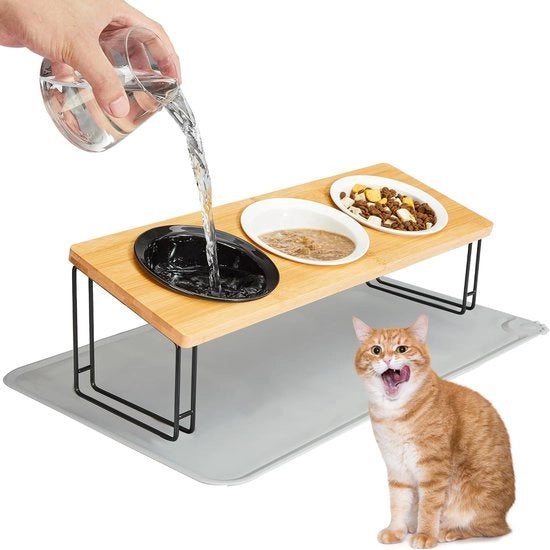 Set di tre ciotole per cibo per gatti in ceramica con coperchio in silicone - progettate a 15° per una posizione ottimale del cibo e dei rifiuti