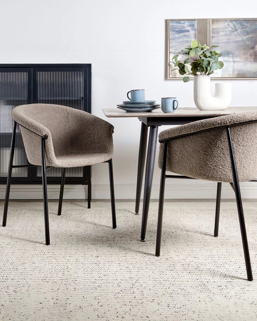 Set di 2 sedie da pranzo con imbottitura in tessuto tortora Seduta da pranzo dal design moderno e contemporaneo