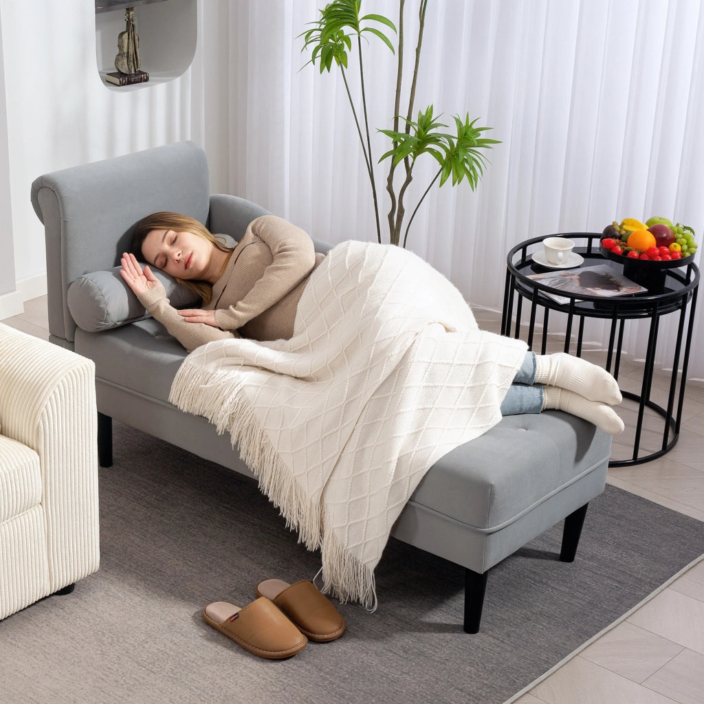 Chaise Longue con Rivestimento Trapuntato Effetto Velluto Grigio, in Legno Massello e Spugna, 146x61x82.5 cm