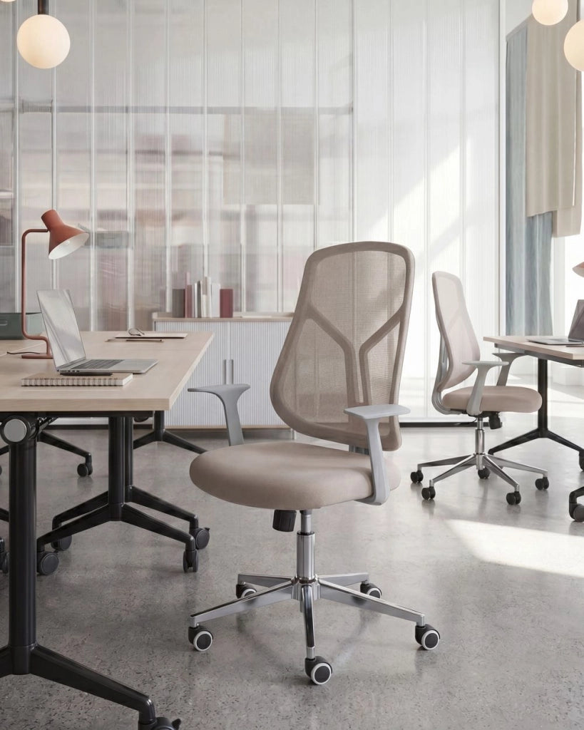 Sedia da ufficio beige con rivestimento in rete, base girevole, altezza regolabile, braccioli, per ufficio domestico, stile moderno