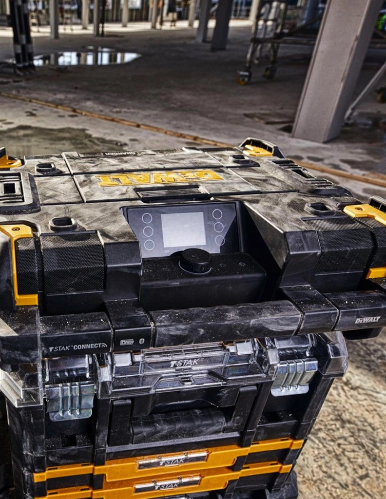 Radio DeWALT TSTAK™ CONNECT DWST1-81078 (Solo corpo)