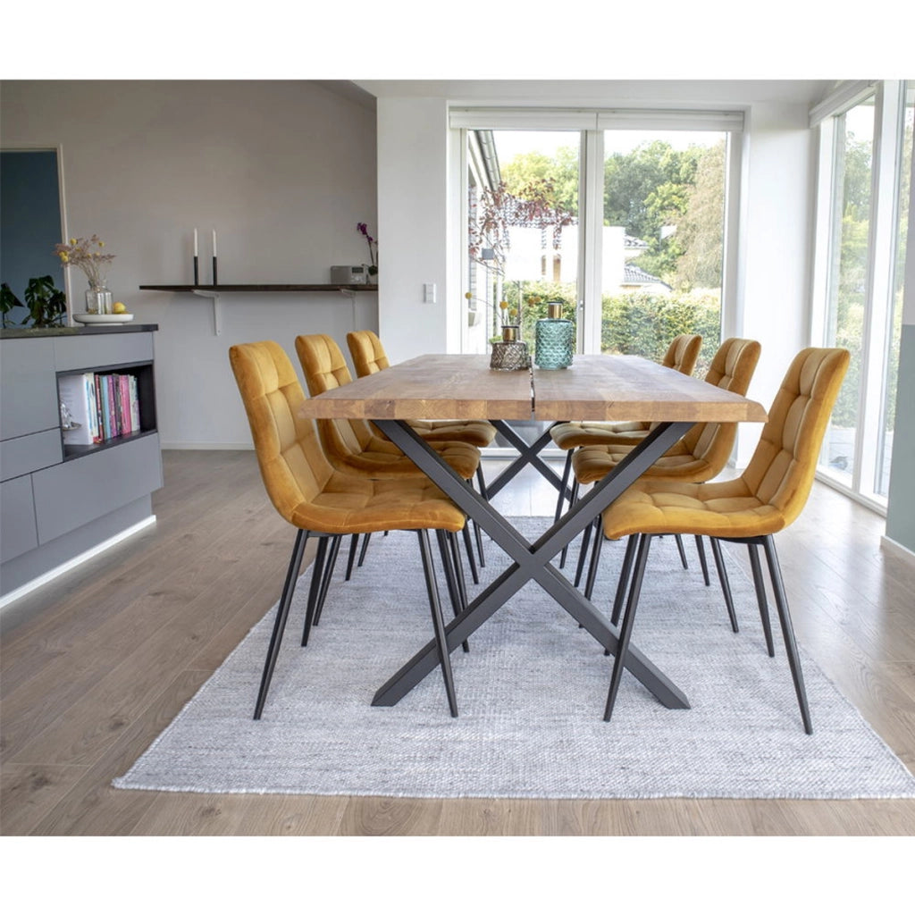 Set 2 sedie da pranzo Middelfart in velluto giallo senape con gambe nere