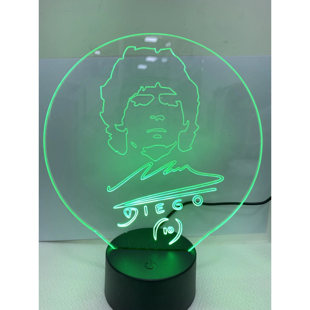 Trade Shop - Lampada Da Tavolo A Batterie Usb Con Volto Stilizzato Di Diego Armando Maradona -