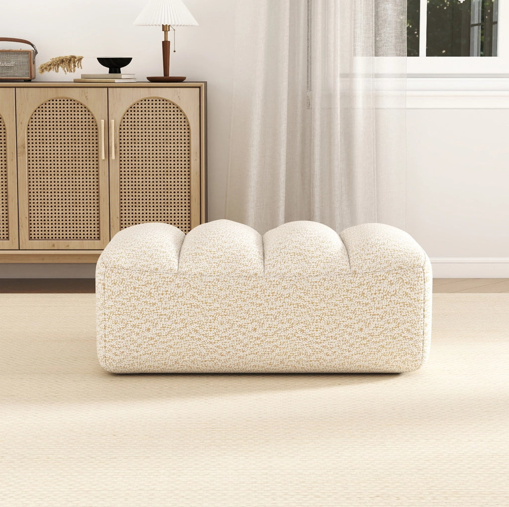 Divano modulare con ottomana in fleece beige e bianco