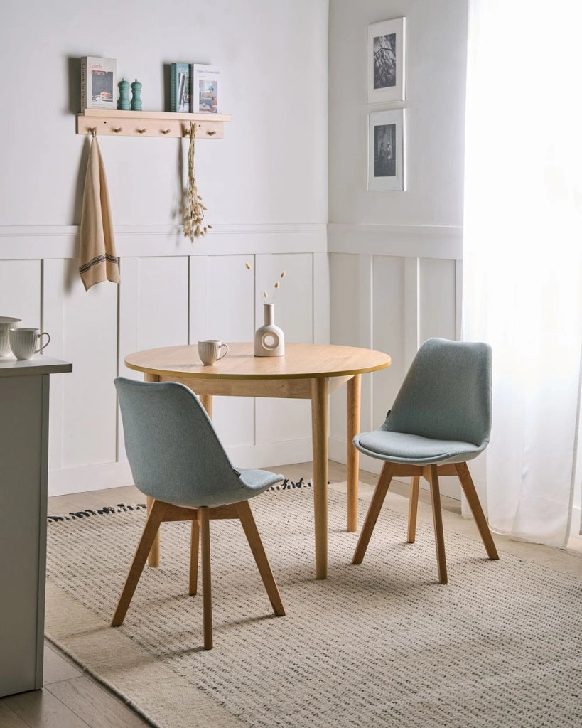 Set di 2 sedie da pranzo con rivestimento in tessuto verde menta gambe in legno eleganti design moderno