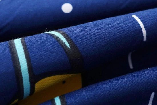 Set di lenzuola per letto 135x200cm per bambini con lenzuola per letto baby, tessuto blu con stelle e cielo notturno, disegno universo, set di lenzuola per letto reversibile, copriletto e cuscini 80x80cm con chiusura a raccordo.