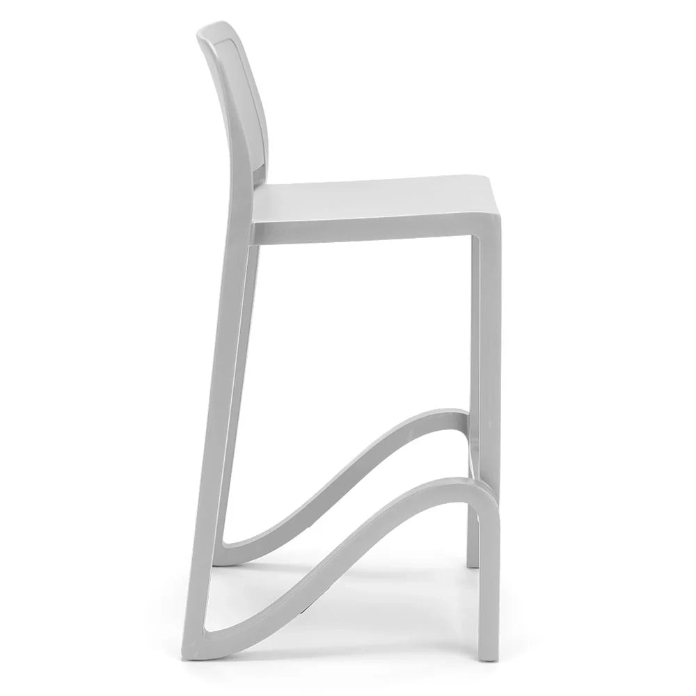 Sgabello in polipropilene GIANO altezza seduta 75cm, impilabile, idrorepellente, resistente ai raggi UV, design moderno e innovativo, ideale per la cucina, la veranda o giardino, colore Bianco