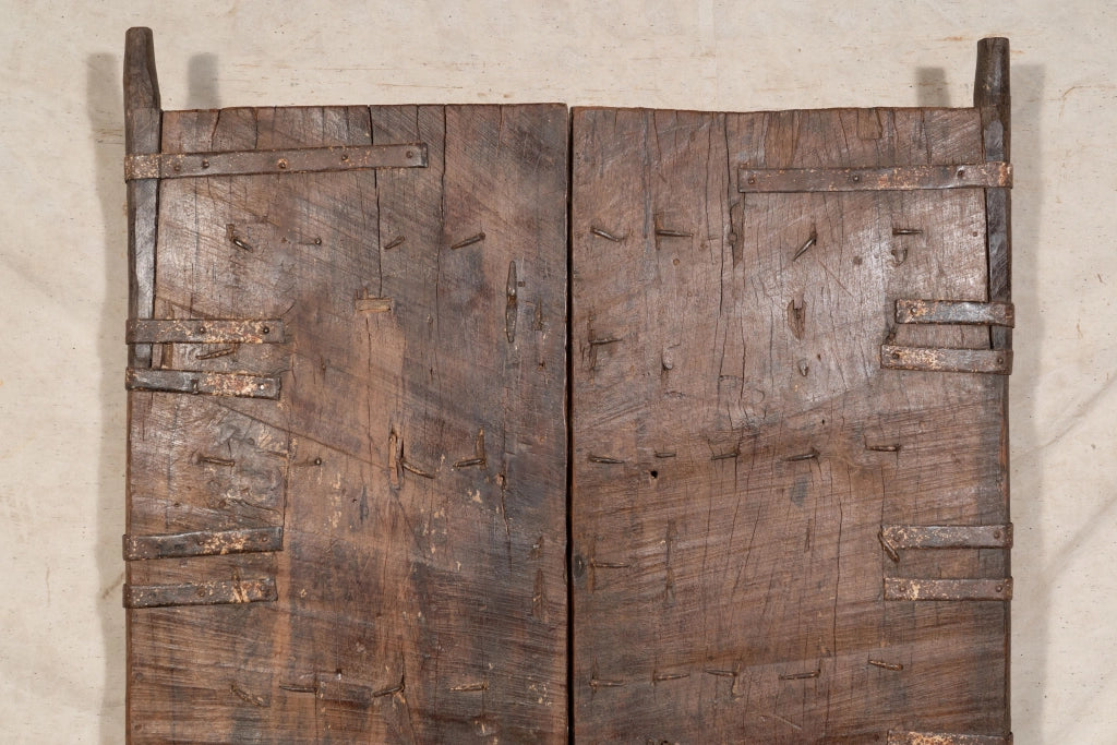 Biscottini Porta portone in legno massello e ferro da interno o da esterno vecchia e antica medievale scorrevole