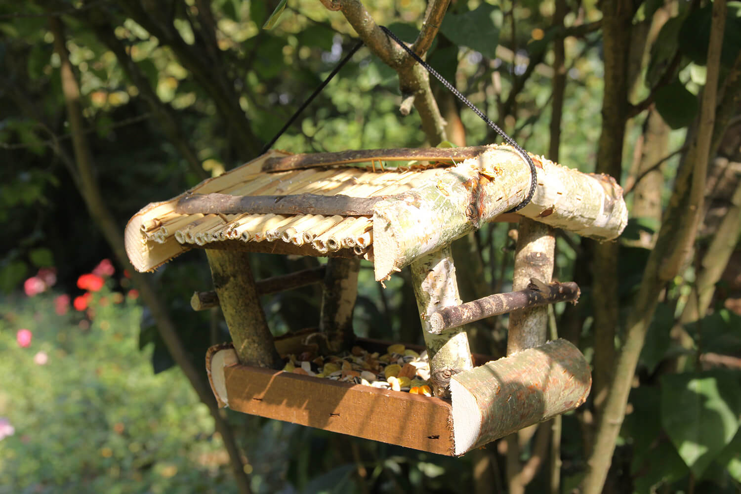 Mangiatoia per Uccellini 22x22xh17 cm in Legno FSC Naturale