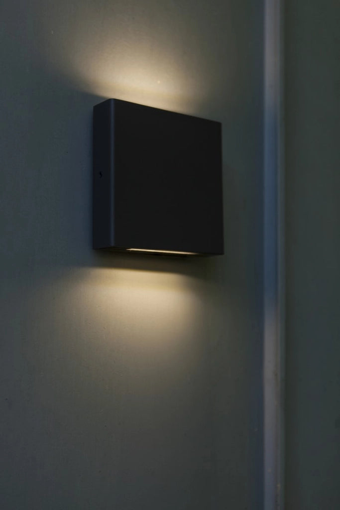 Applique esterno LED PILI quadrata grigio scuro IP54 Lutec