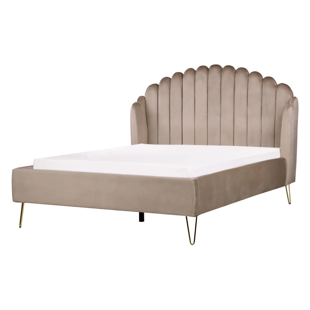 Letto matrimoniale in velluto tortora con testiera a conchiglia con gambe in metallo 140 x 200 cm retro capitonné